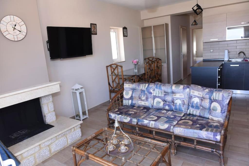 Katerina Luxury Suites Elia  Exterior photo